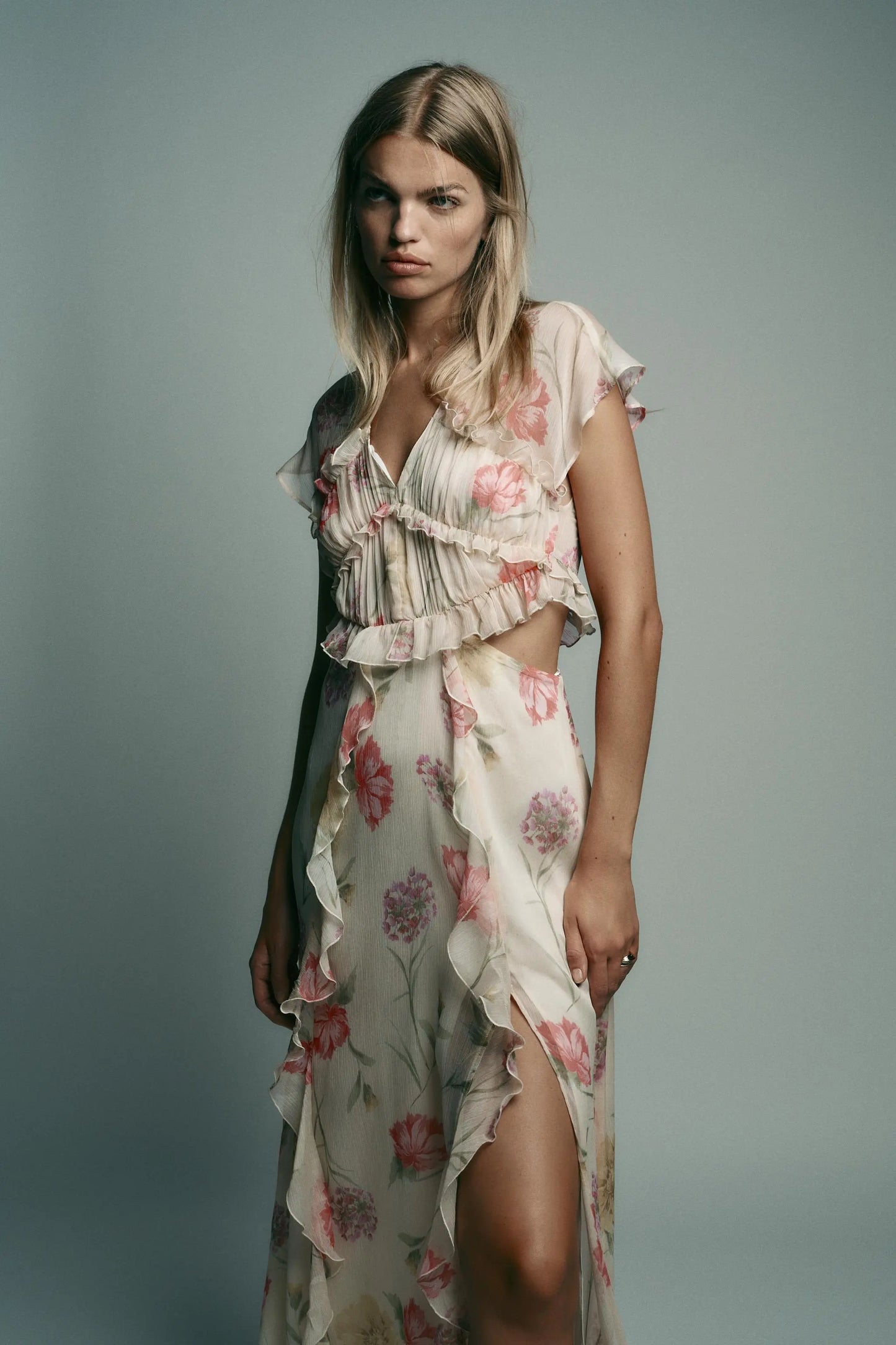 FLORAL PRINT CUT-OUT MIDI DRESS DRESSES