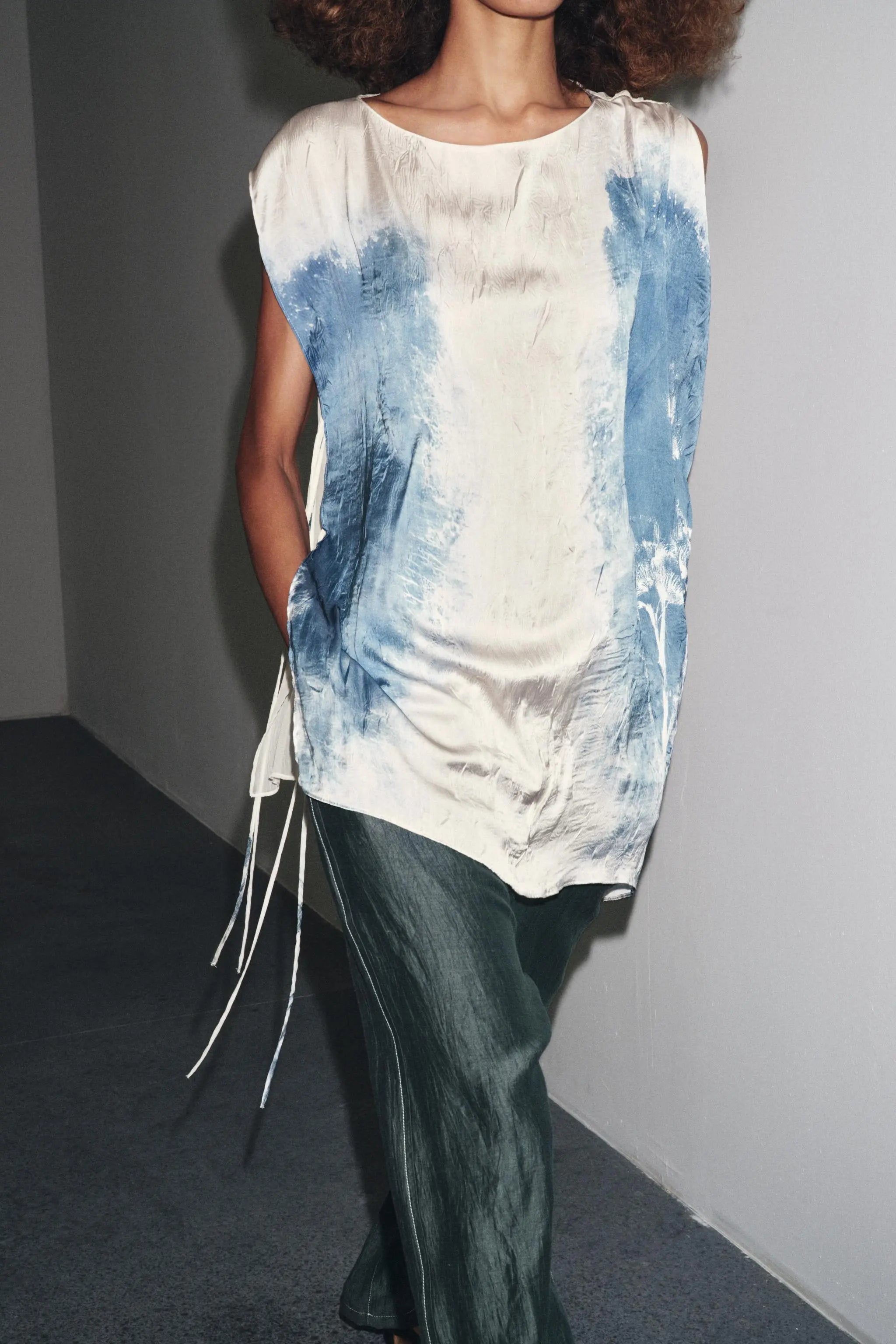 LINEN BLEND TROUSERS WITH CONTRAST STITCHING TROUSERS