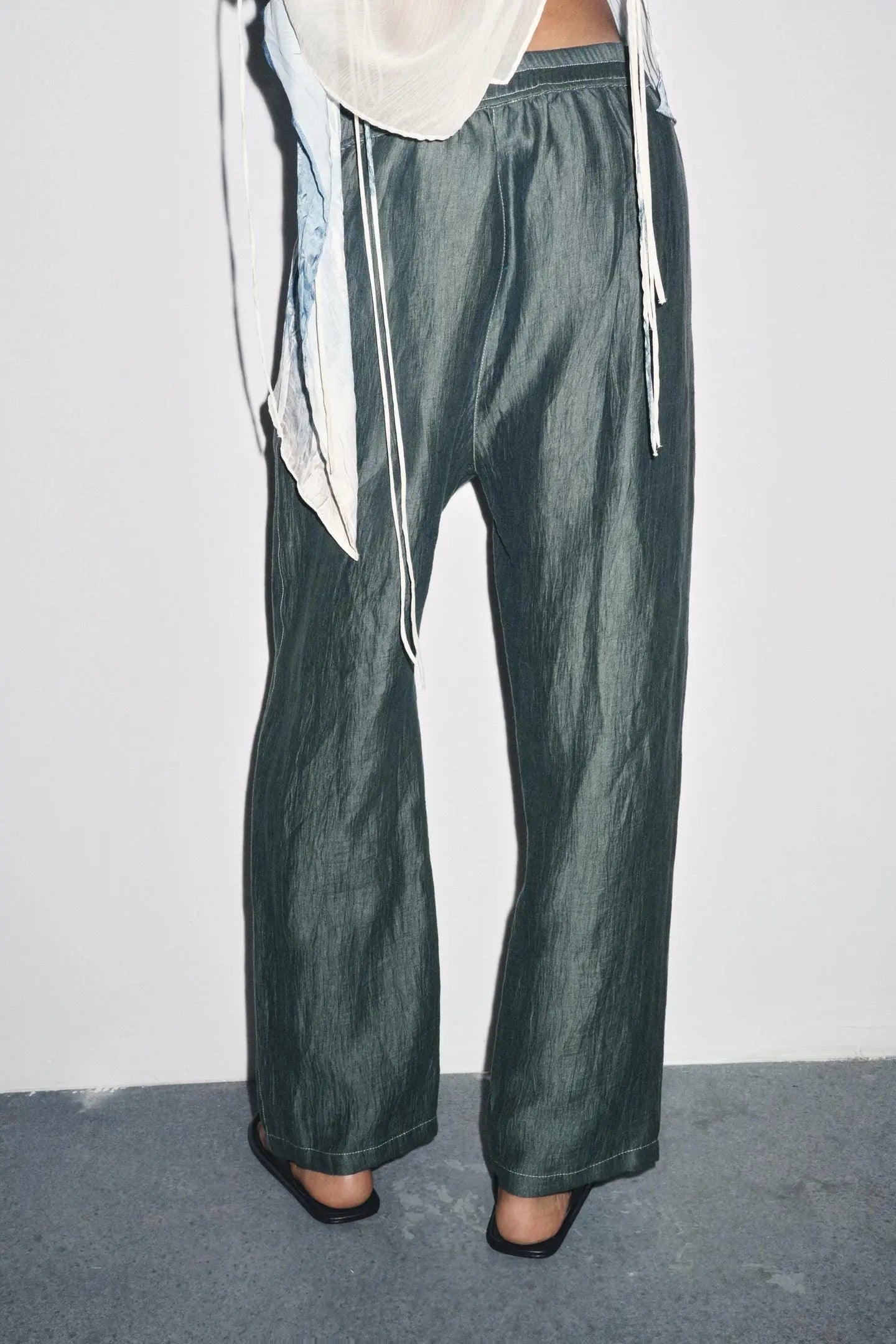 LINEN BLEND TROUSERS WITH CONTRAST STITCHING TROUSERS
